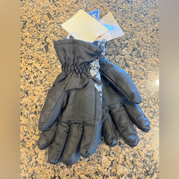 3M Thinsulate ski gloves in black and gray with neon green bones  size 4-7 NWT - Picture 2 of 5